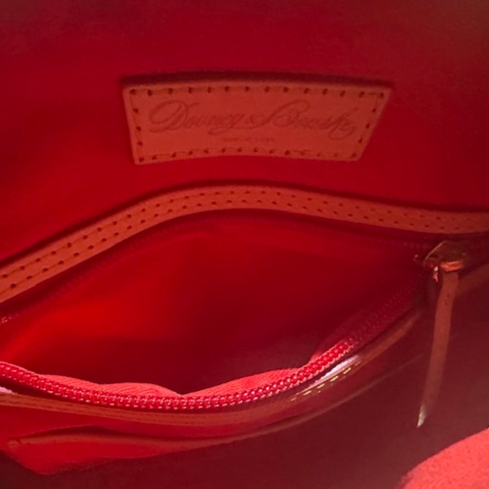 Dooney and Bourke BRAND NEW/RARE FLORAL FUSCHIA Pattern Crossbody Bag! - Picture 16 of 16